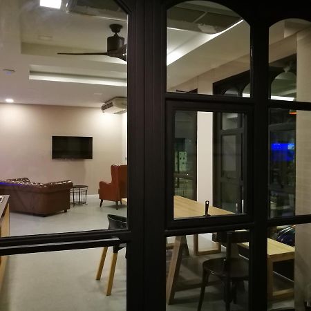The Hubitat Hostel Ban Khlong Nang Li Екстериор снимка